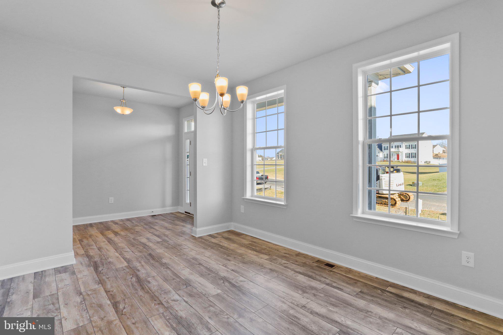 143 Chesterfield Drive Falling Waters, WV 25419 - Photo 4 of 35