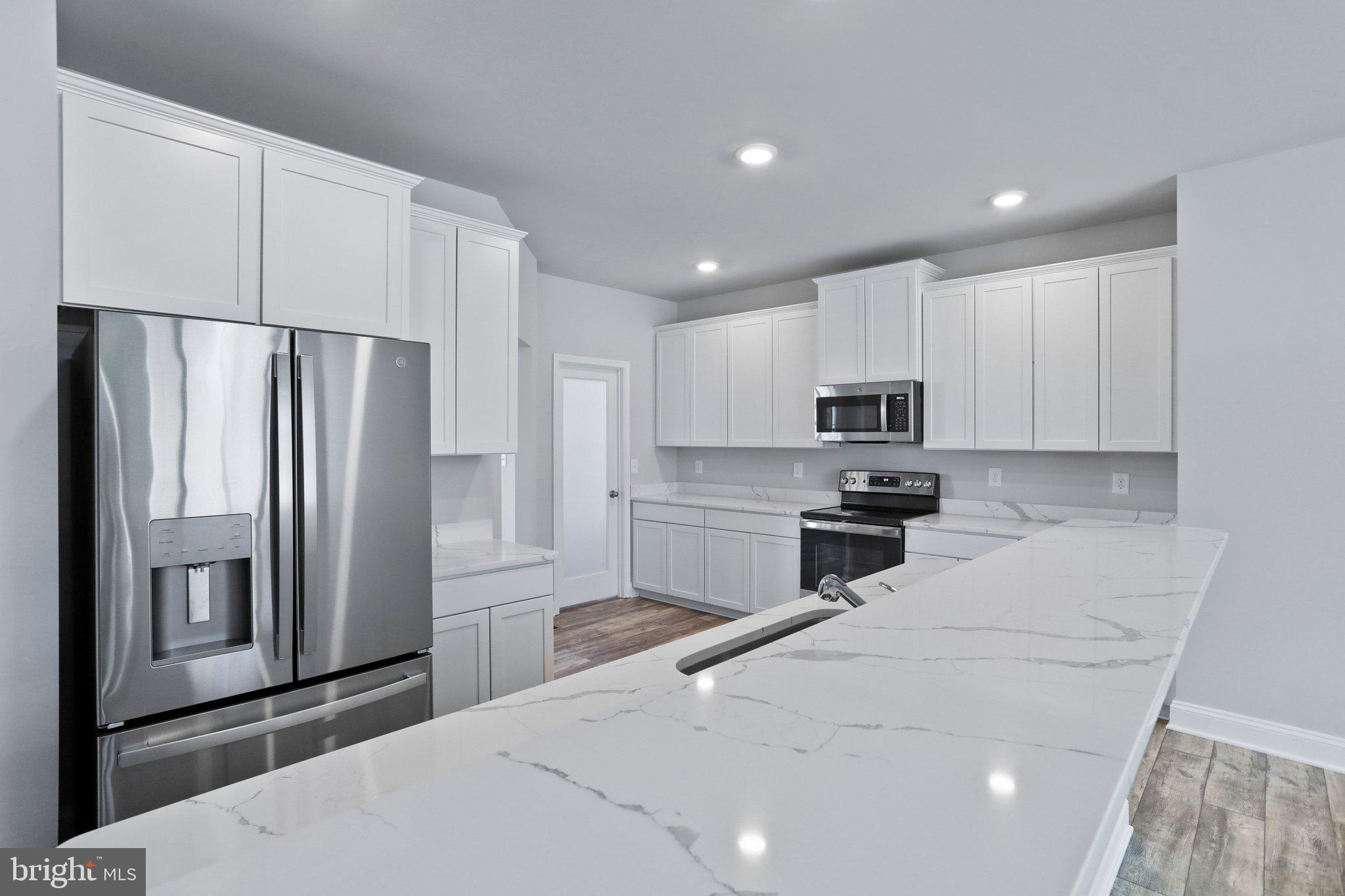 143 Chesterfield Drive Falling Waters, WV 25419 - Photo 9 of 35