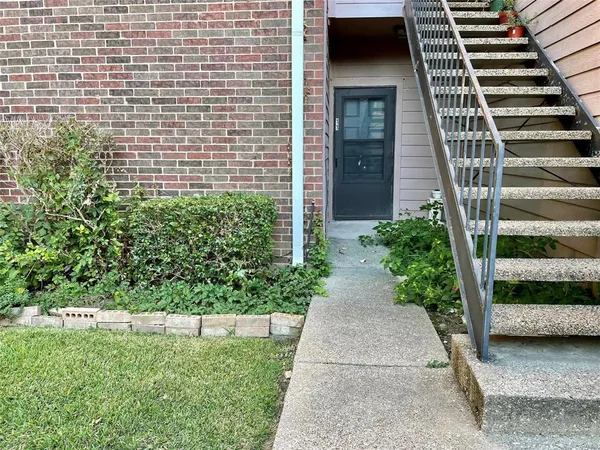 $1,500 | 8545 Midpark Road, Unit 11, Dallas, TX 75240