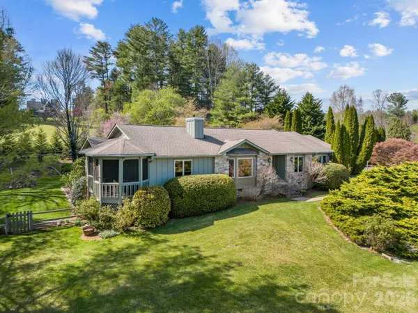$775,000 | 1531 Old Town Way, Hendersonville, NC 28739