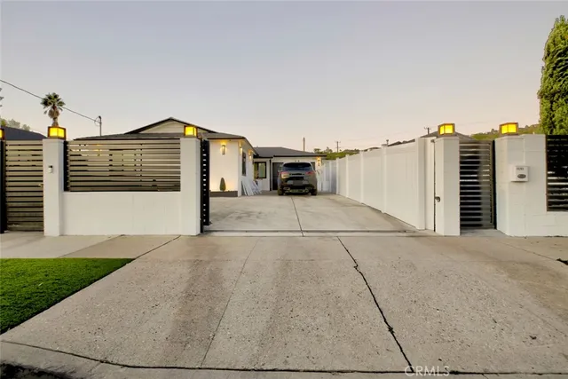 a view of house and outdoor space