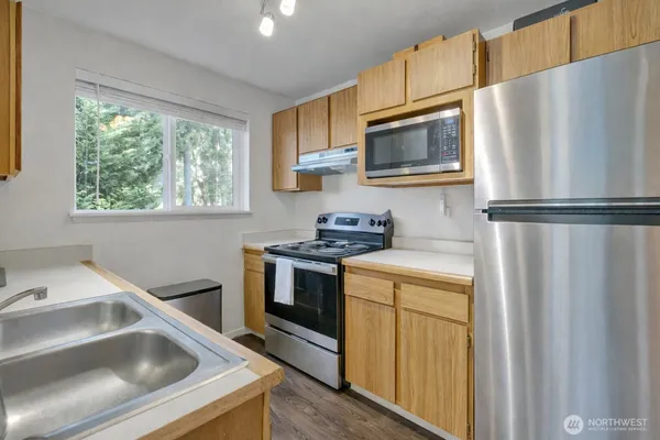 $350,000 | 4615 Grandview Drive West, Unit B, University Place, WA 98466