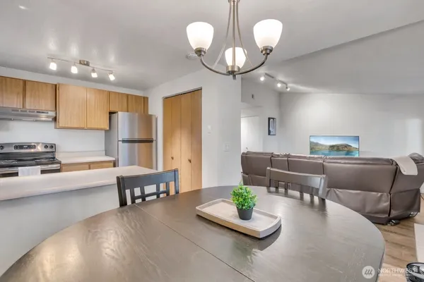 $350,000 | 4615 Grandview Drive West, Unit B, University Place, WA 98466