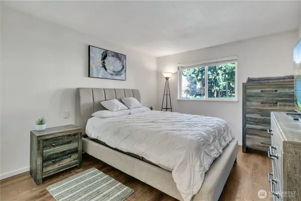 $350,000 | 4615 Grandview Drive West, Unit B, University Place, WA 98466