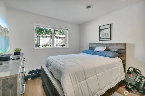 $350,000 | 4615 Grandview Drive West, Unit B, University Place, WA 98466