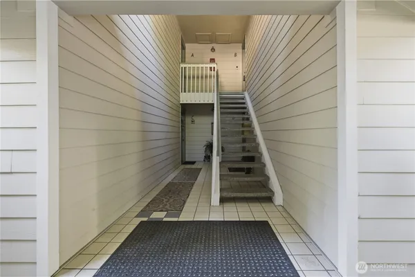 $350,000 | 4615 Grandview Drive West, Unit B, University Place, WA 98466