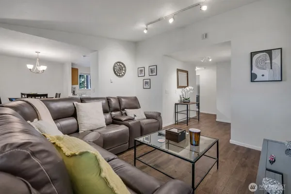 $350,000 | 4615 Grandview Drive West, Unit B, University Place, WA 98466