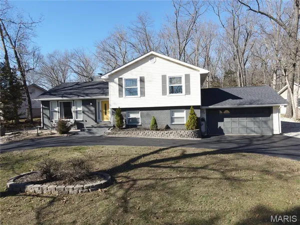 $399,500 | 5697 Lake Tishomingo Road, Hillsboro, MO 63050