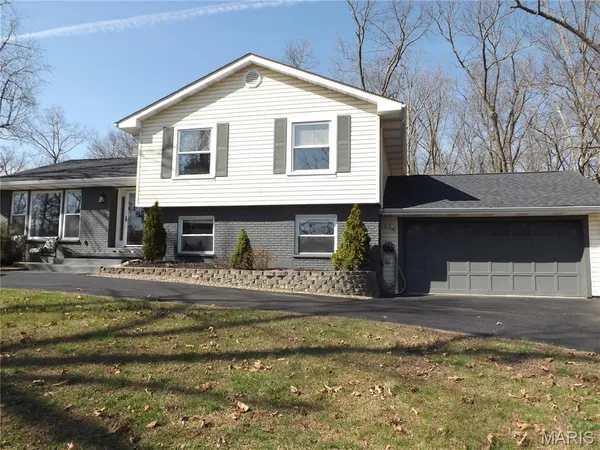 $399,500 | 5697 Lake Tishomingo Road, Hillsboro, MO 63050