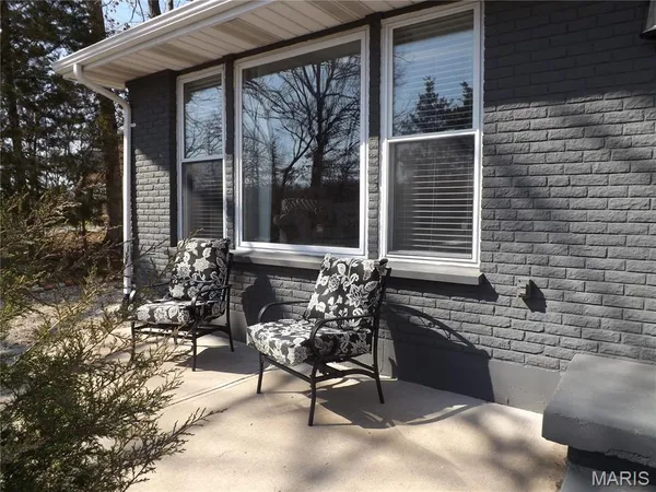 $399,500 | 5697 Lake Tishomingo Road, Hillsboro, MO 63050