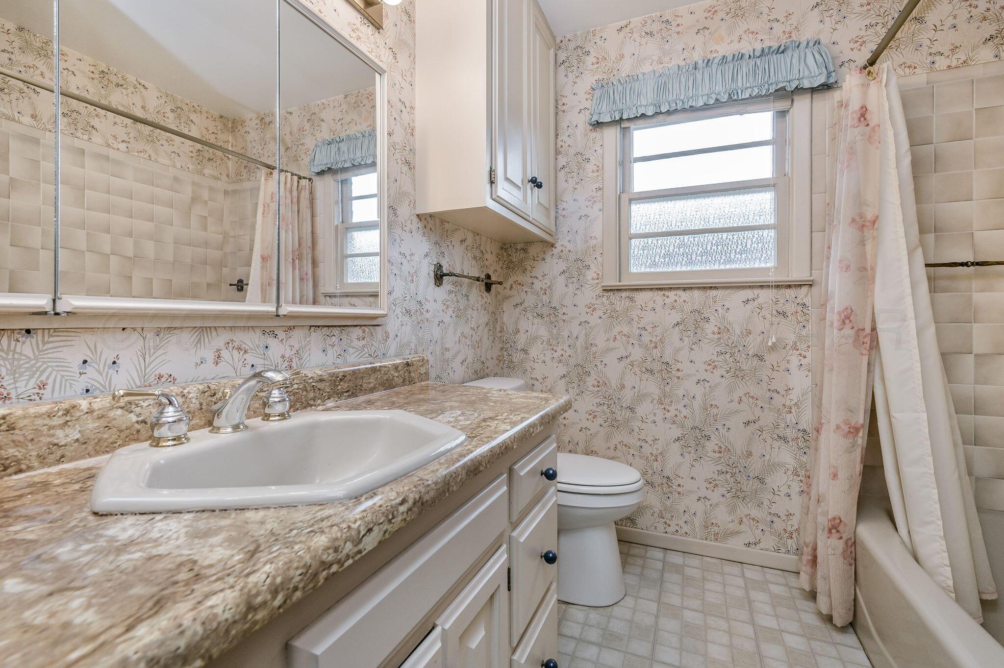 2305 Larry Street Amarillo, TX 79106 - Photo 12 of 20 Hall Bath