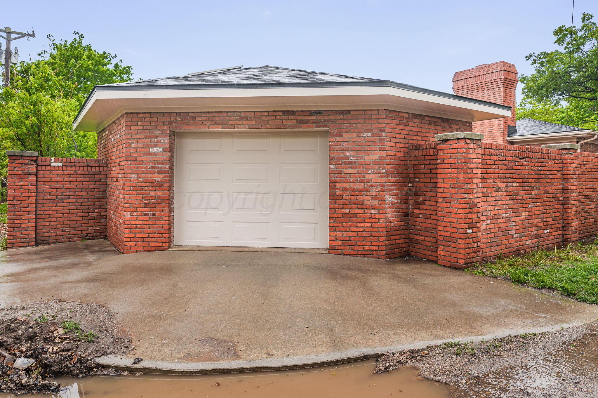 2305 Larry Street Amarillo, TX 79106 - Photo 20 of 20 Shop/Garage