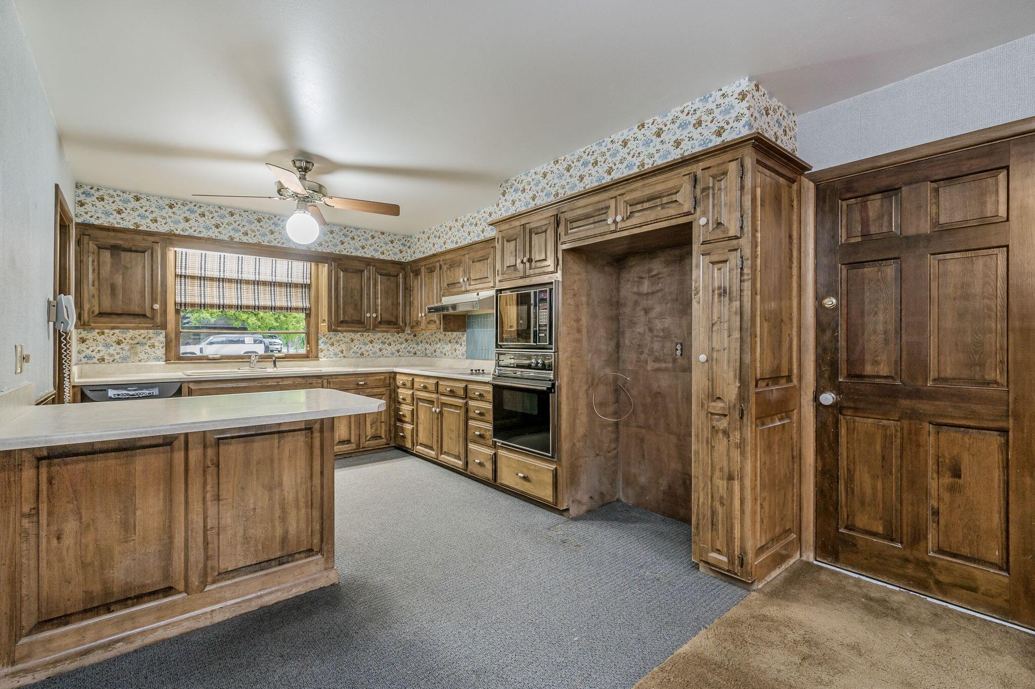 2305 Larry Street Amarillo, TX 79106 - Photo 4 of 20 Kitchen