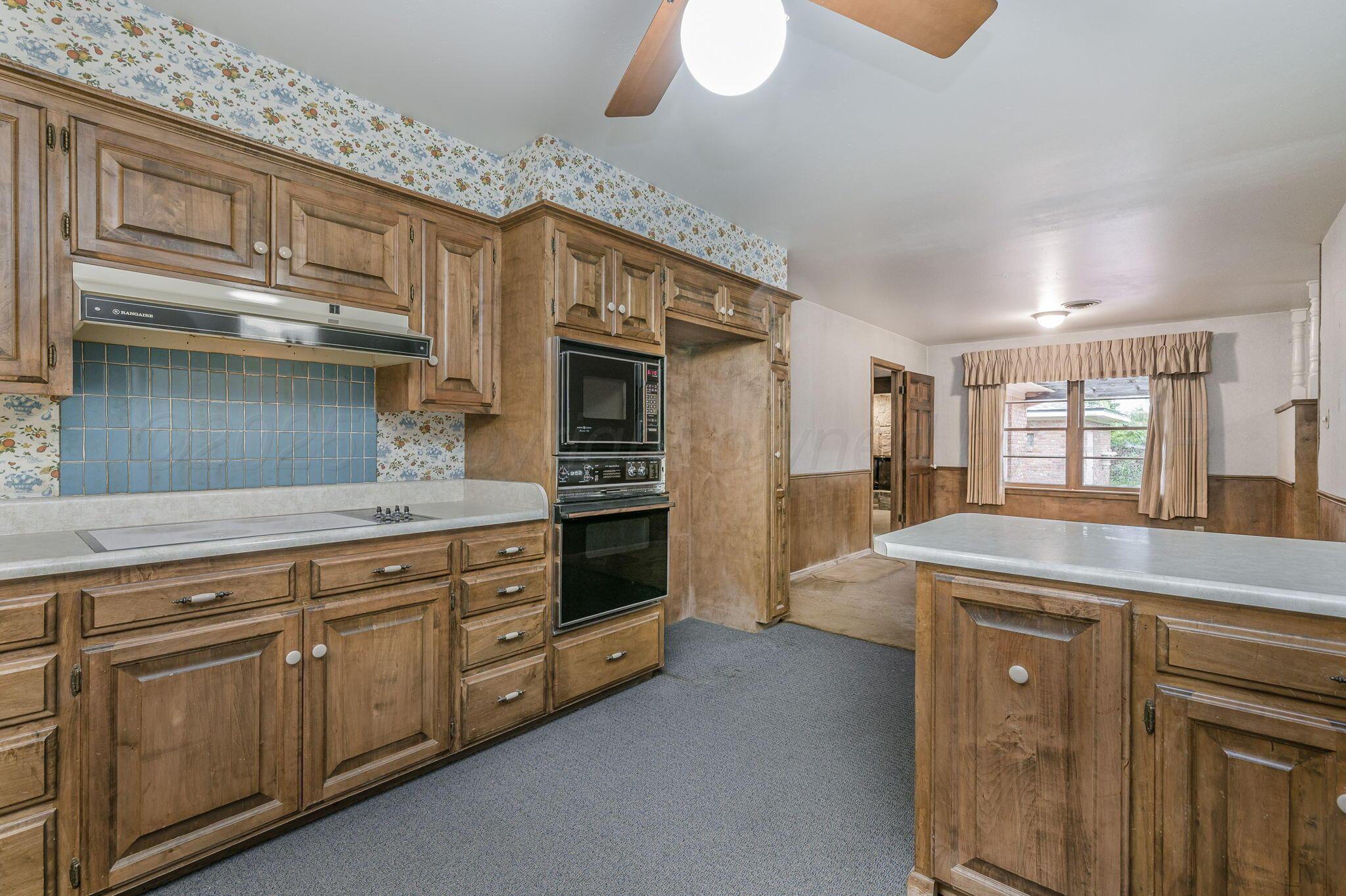 2305 Larry Street Amarillo, TX 79106 - Photo 5 of 20 Kitchen