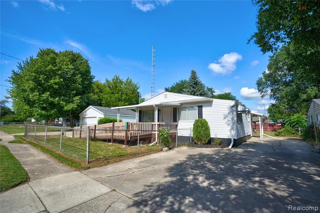 3710 Branch Road Flint, MI 48506 - Photo 4 of 46