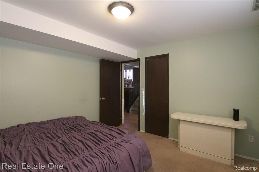 46500 Maidstone Road Canton, MI 48187 - Photo 19 of 29 Lower level bedroom