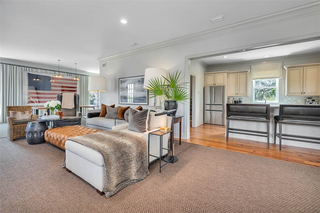 295 McIntosh Avenue St. Simons Island, GA 31522 - Photo 11 of 77 Living area