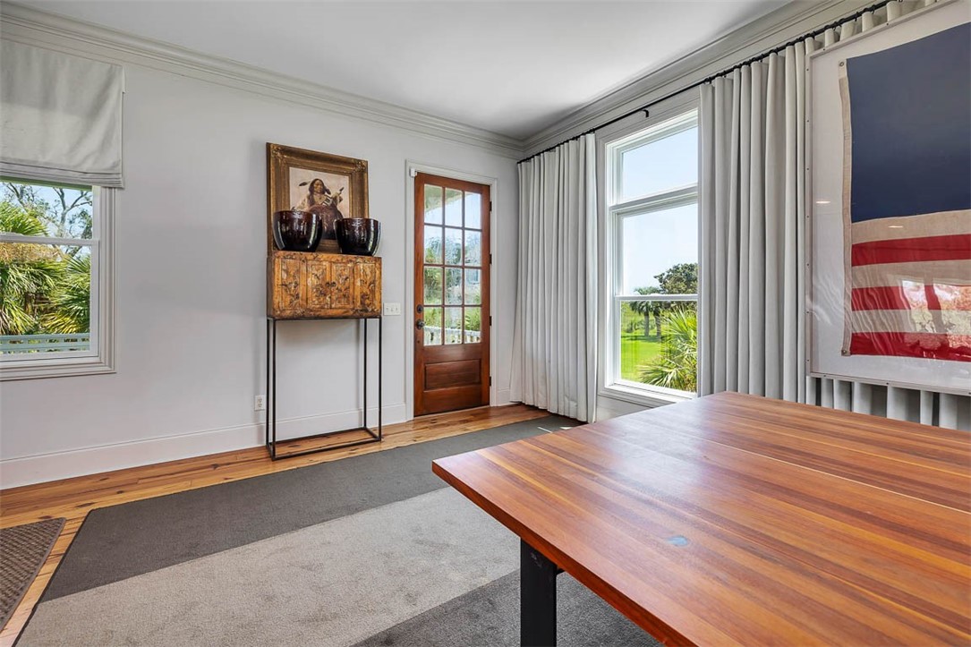 295 McIntosh Avenue St. Simons Island, GA 31522 - Photo 13 of 77 Dining area