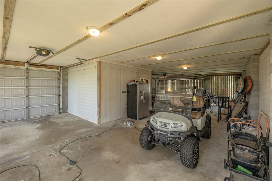 295 McIntosh Avenue St. Simons Island, GA 31522 - Photo 34 of 77 Garage