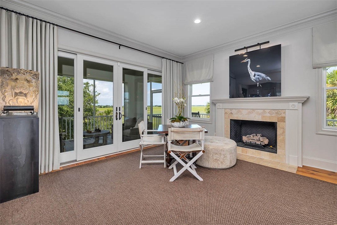 295 McIntosh Avenue St. Simons Island, GA 31522 - Photo 8 of 77 Living area