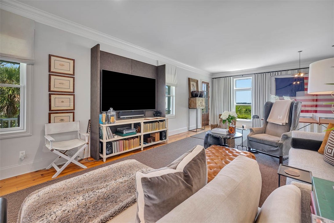 295 McIntosh Avenue St. Simons Island, GA 31522 - Photo 9 of 77 Living area