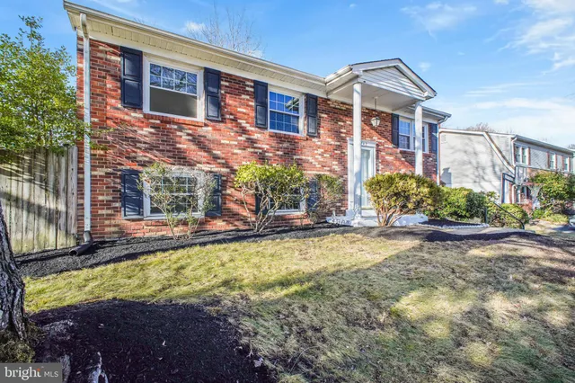 $555,000 | 5242 Midway Court, Woodbridge, VA 22193