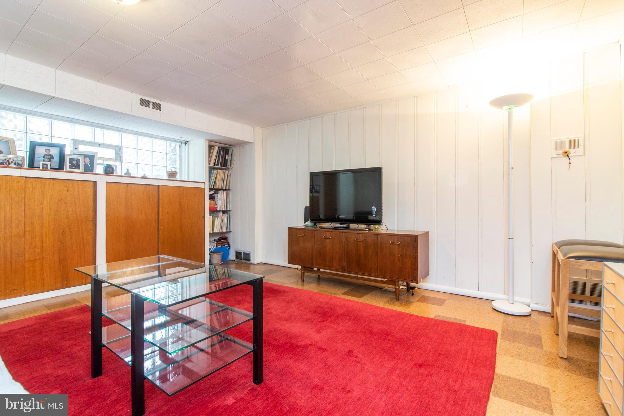 2745 East Country Club Road Philadelphia, PA 19131 - Photo 21 of 34 Lower Level - Family room / Den