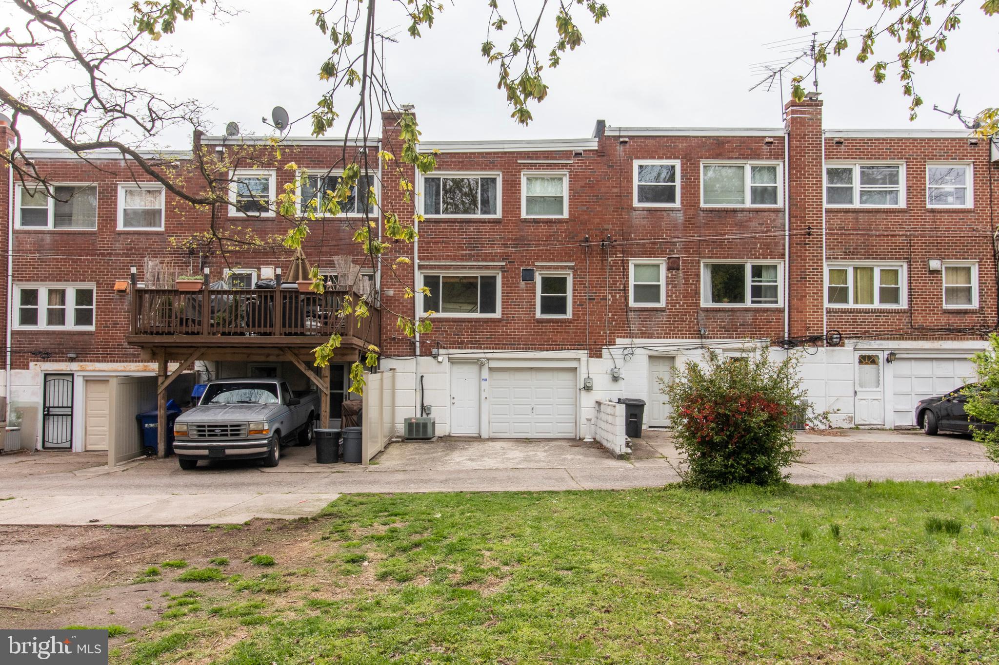 2745 East Country Club Road Philadelphia, PA 19131 - Photo 32 of 34 Back view