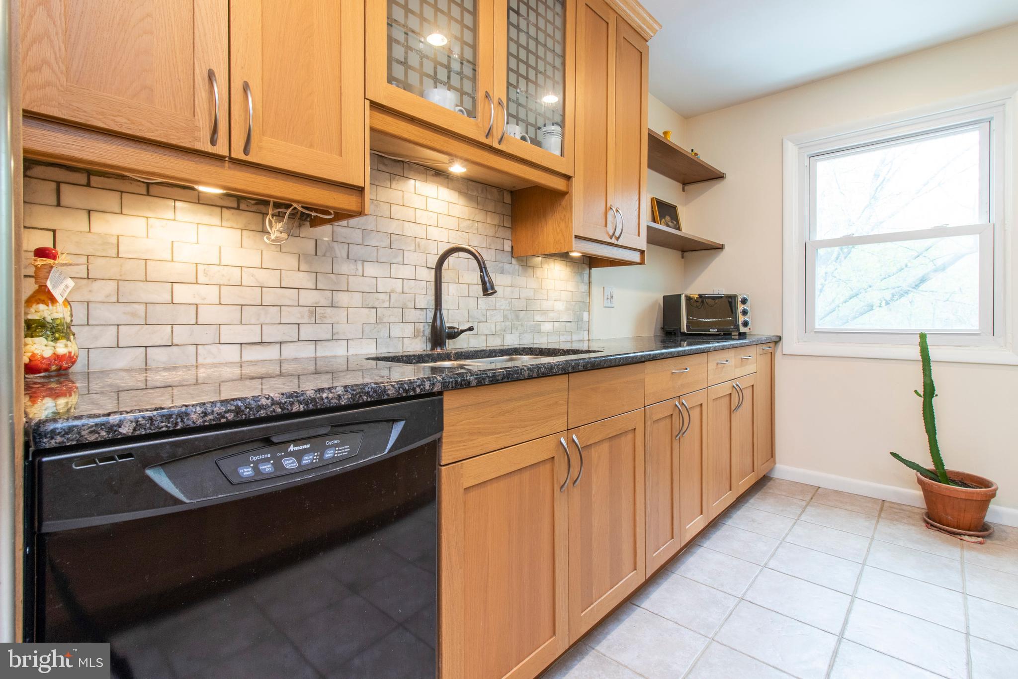 2745 East Country Club Road Philadelphia, PA 19131 - Photo 9 of 34 Kitchen