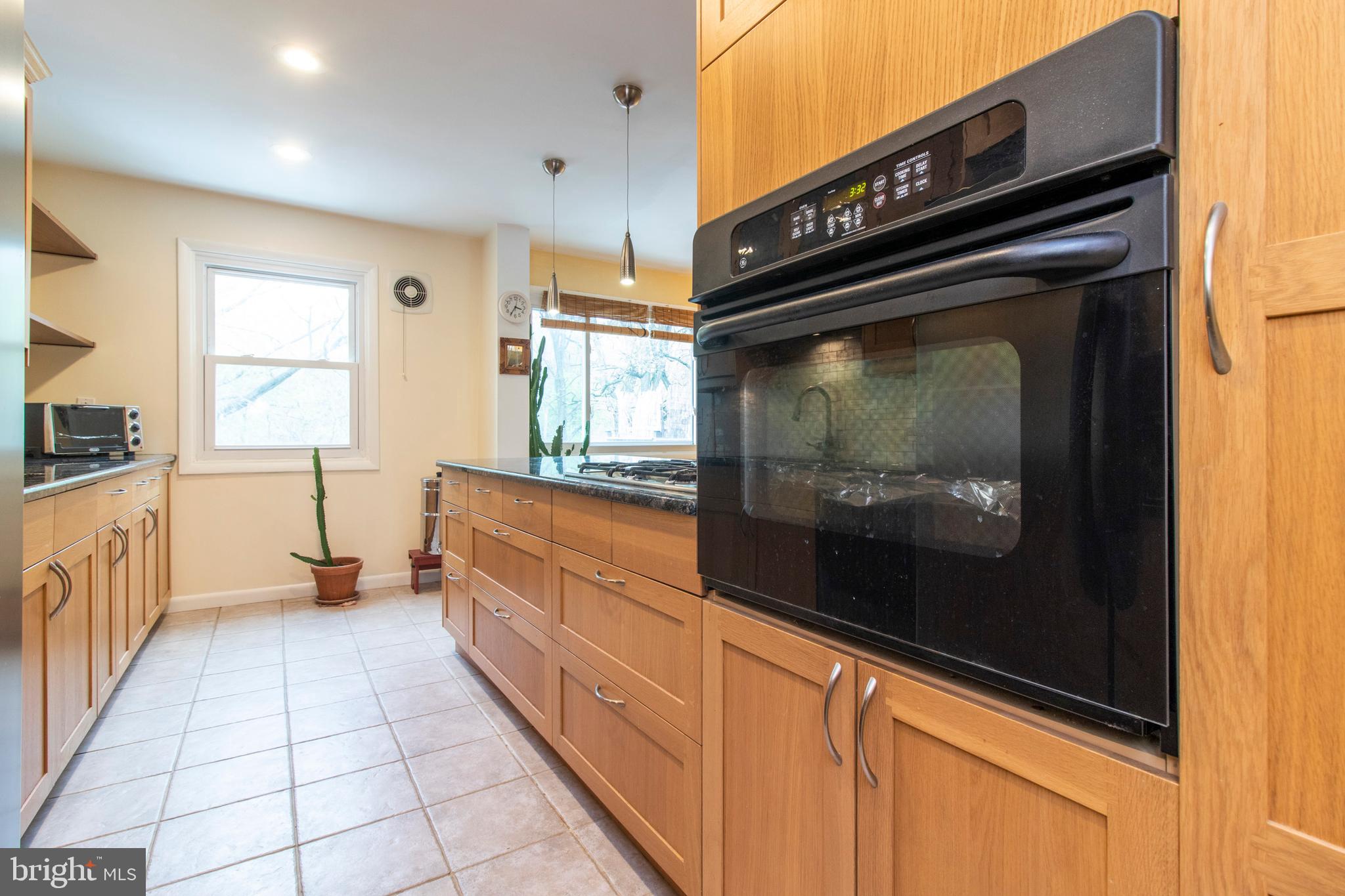 2745 East Country Club Road Philadelphia, PA 19131 - Photo 10 of 34 Kitchen