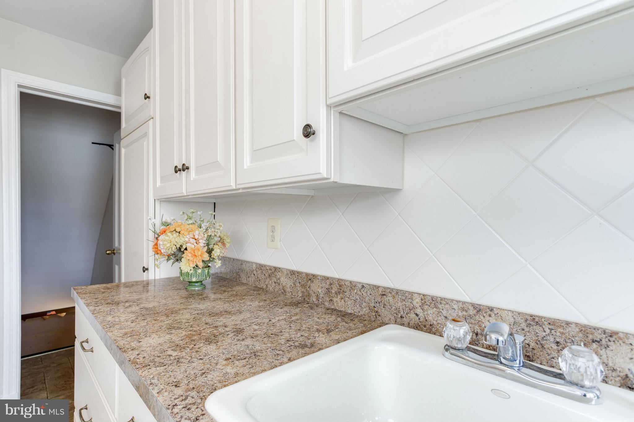 7504 Lawrence Road Baltimore, MD 21222 - Photo 11 of 24 Kitchen