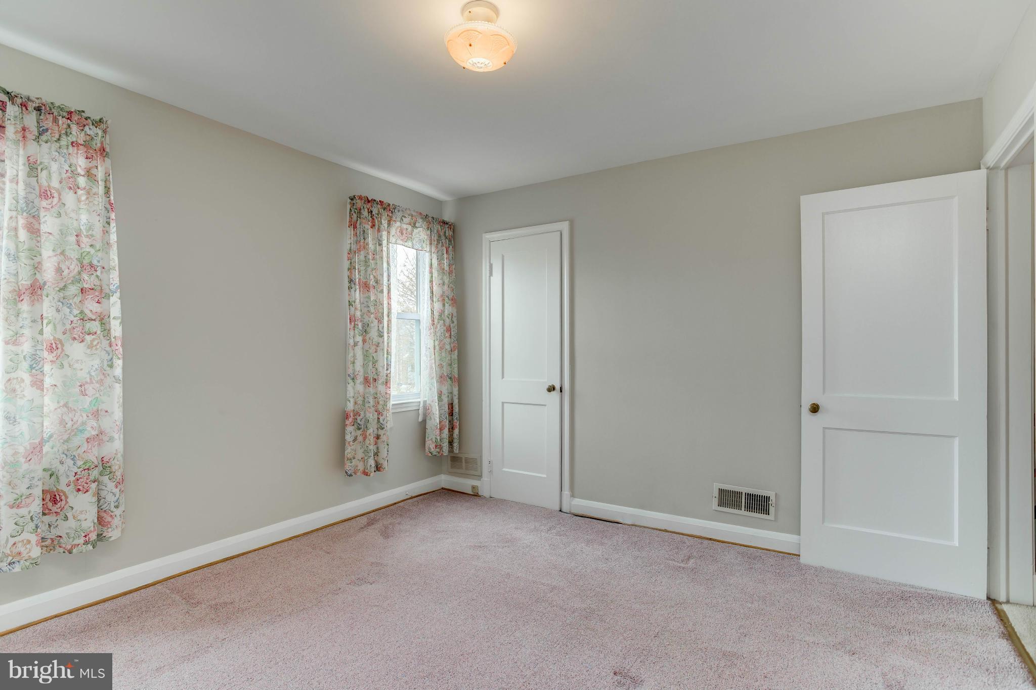 7504 Lawrence Road Baltimore, MD 21222 - Photo 18 of 24 Bedroom (Master)