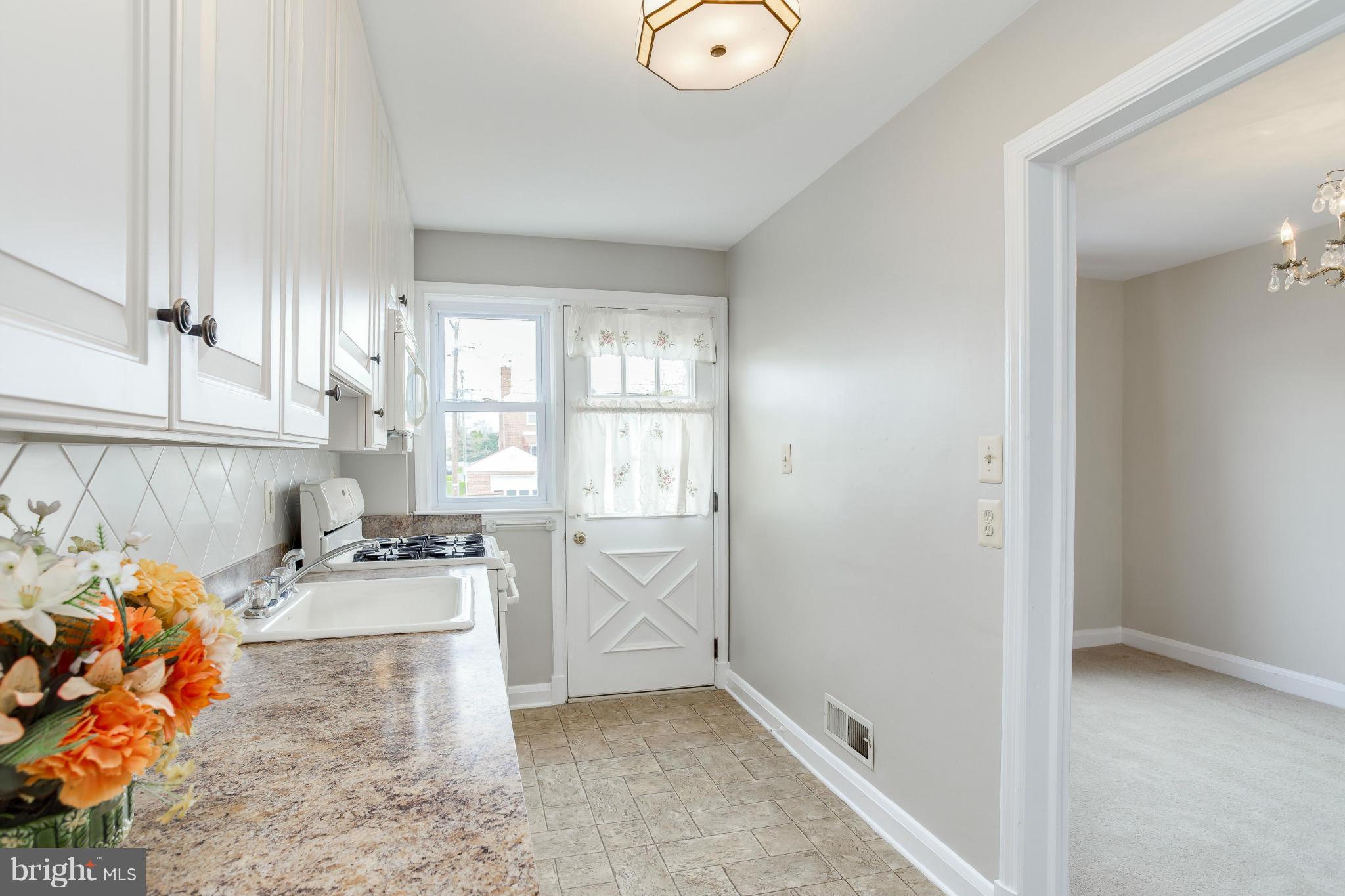 7504 Lawrence Road Baltimore, MD 21222 - Photo 10 of 24 Kitchen
