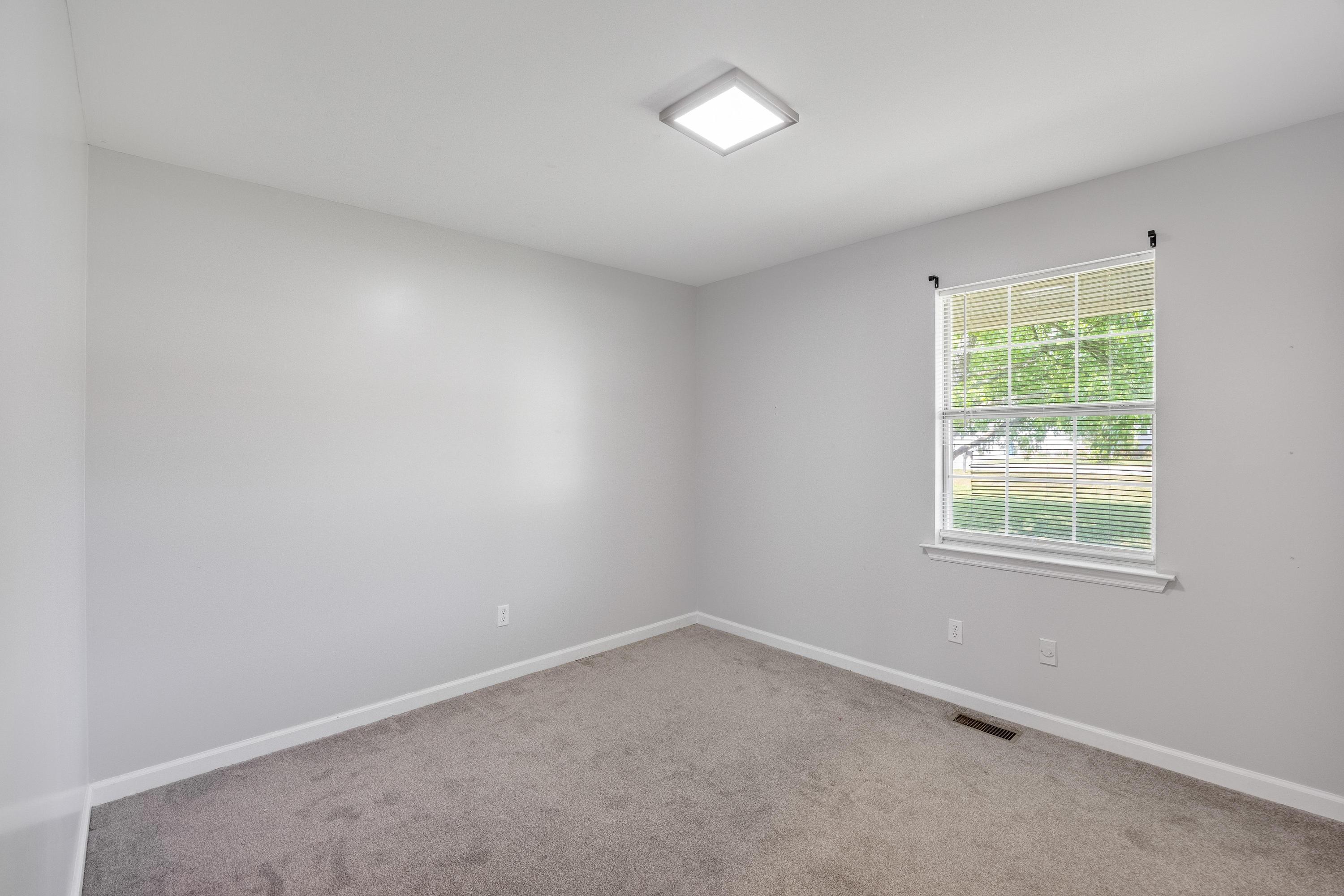 1656 Dallas Lake Road Hixson, TN 37343 - Photo 19 of 33 2026_04_April_1656_Dallas_Lake_Rd_0029