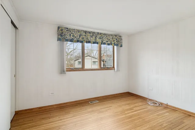 $585,000 | 1522 East Fleming Drive North, Arlington Heights, IL 60004