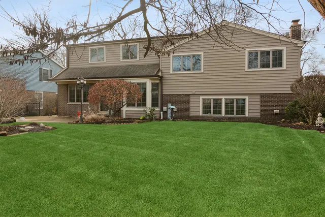 $585,000 | 1522 East Fleming Drive North, Arlington Heights, IL 60004