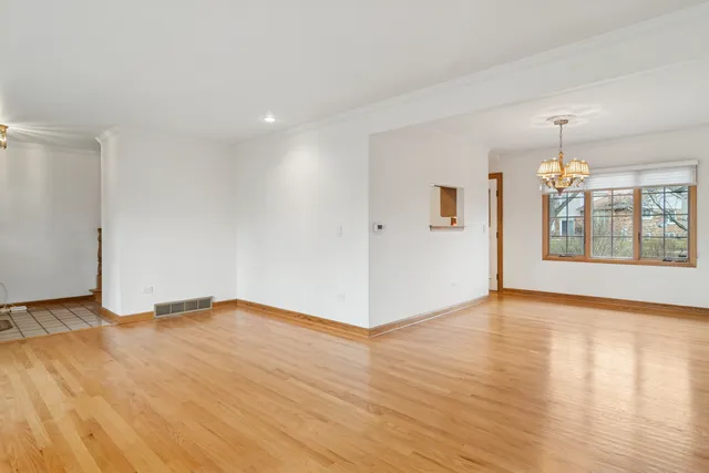 $585,000 | 1522 East Fleming Drive North, Arlington Heights, IL 60004