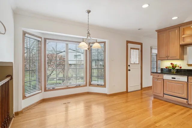 $585,000 | 1522 East Fleming Drive North, Arlington Heights, IL 60004