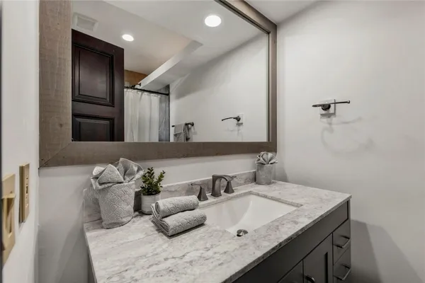 $44,000 | 2430 Castilla Isle, Fort Lauderdale, FL 33301