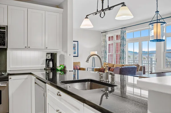 $315,000 | 102 Forest Drive, Unit 218 / IV CLAY BROOK AT SUGARBUSH, Warren, VT 05674
