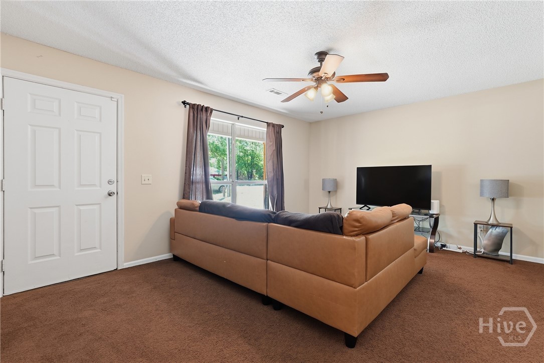 1014 Ash St Extension Springfield, GA 31329 - Photo 6 of 26 Living room