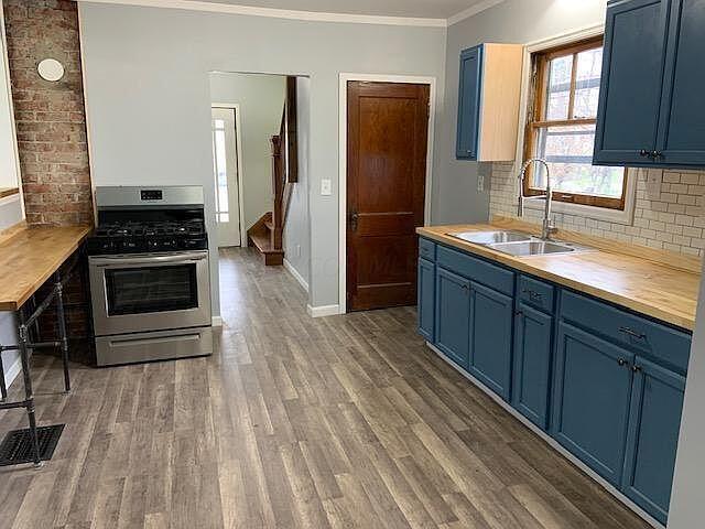 2444 Lockbourne Road Columbus, OH 43207 - Photo 5 of 13 Kitchen