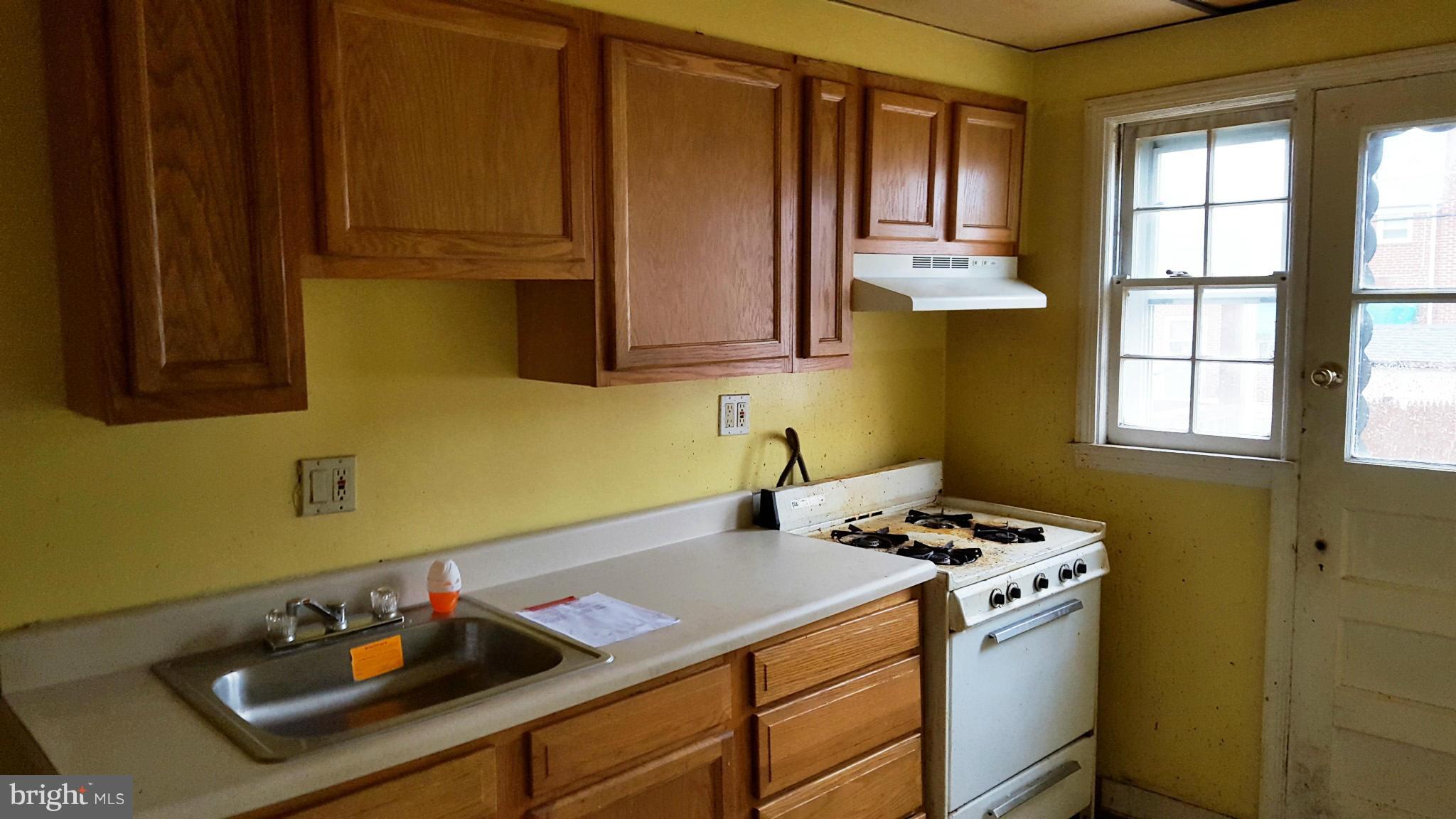 330 Stemmers Run Road Baltimore, MD 21221 - Photo 6 of 18 Kitchen