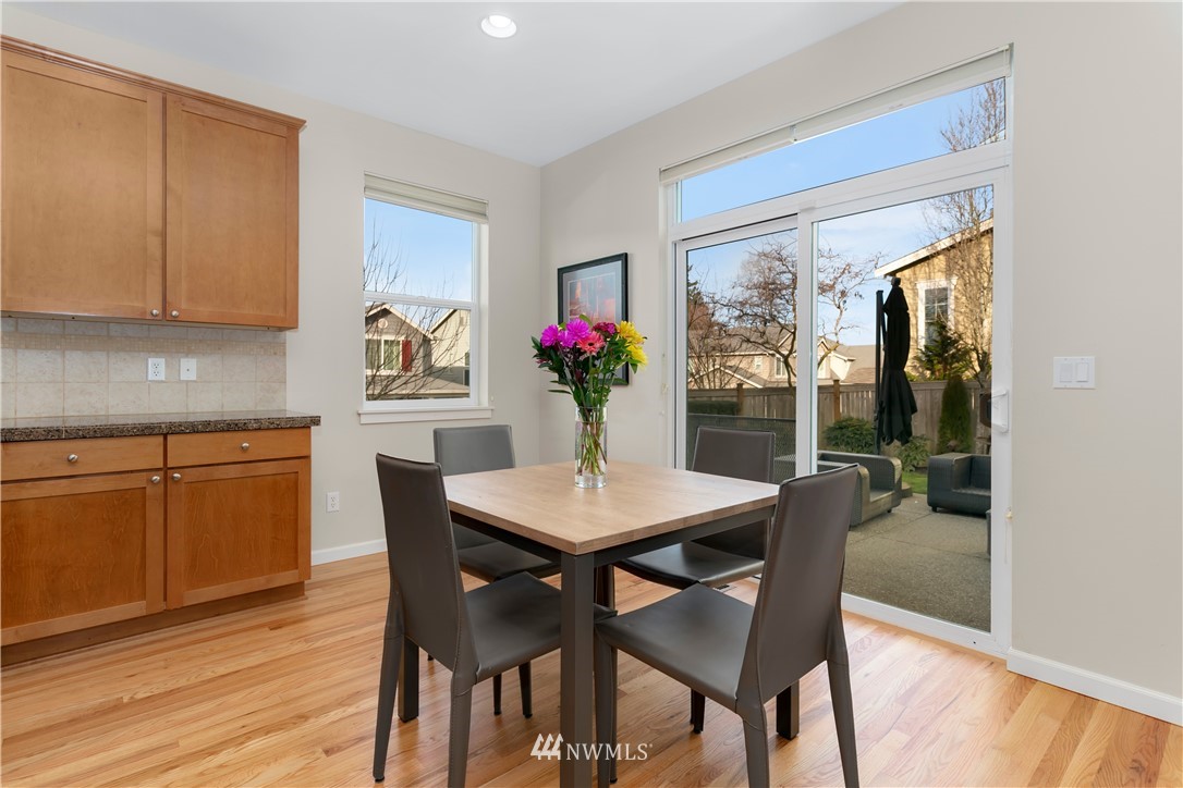5602 Northeast 6th Place Renton, WA 98059 - Photo 6 of 25