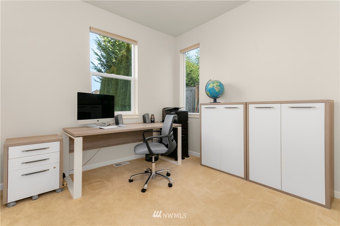 5602 Northeast 6th Place Renton, WA 98059 - Photo 9 of 25