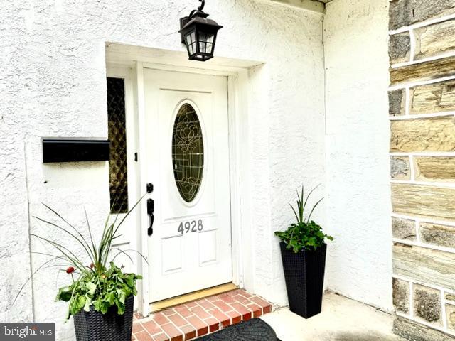 4928 State Road Drexel Hill, PA 19026 - Photo 2 of 50 Welcoming front entry