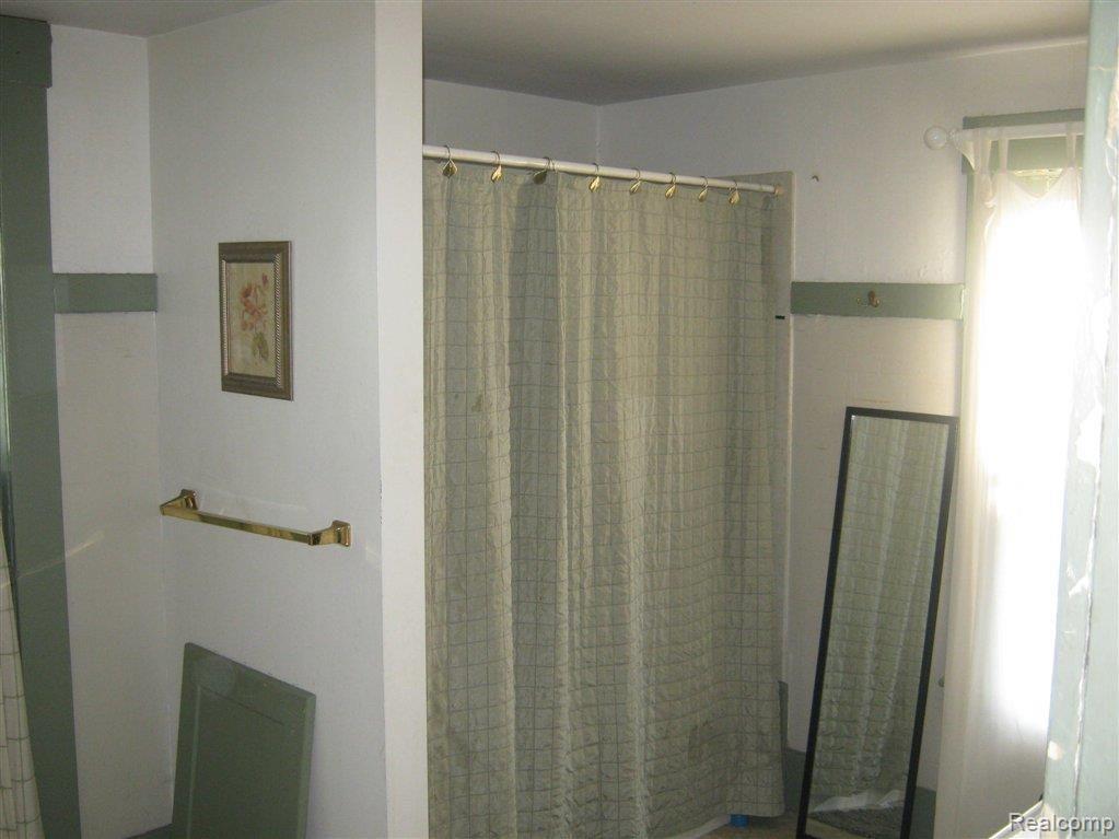 36663 Goddard Road Romulus, MI 48174 - Photo 6 of 6 010.JPG