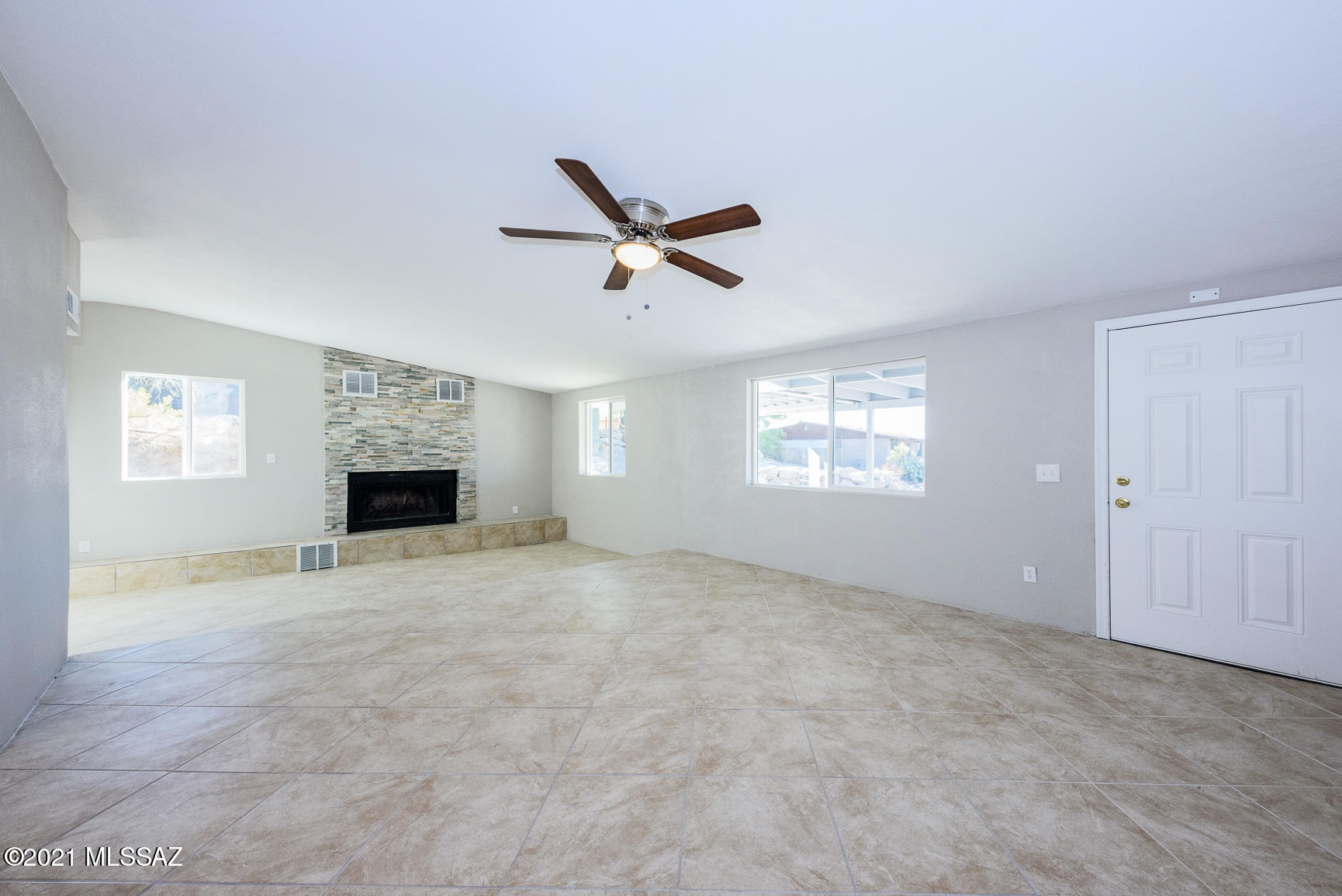 3501 South Randi Place Tucson, AZ 85730 - Photo 3 of 20
