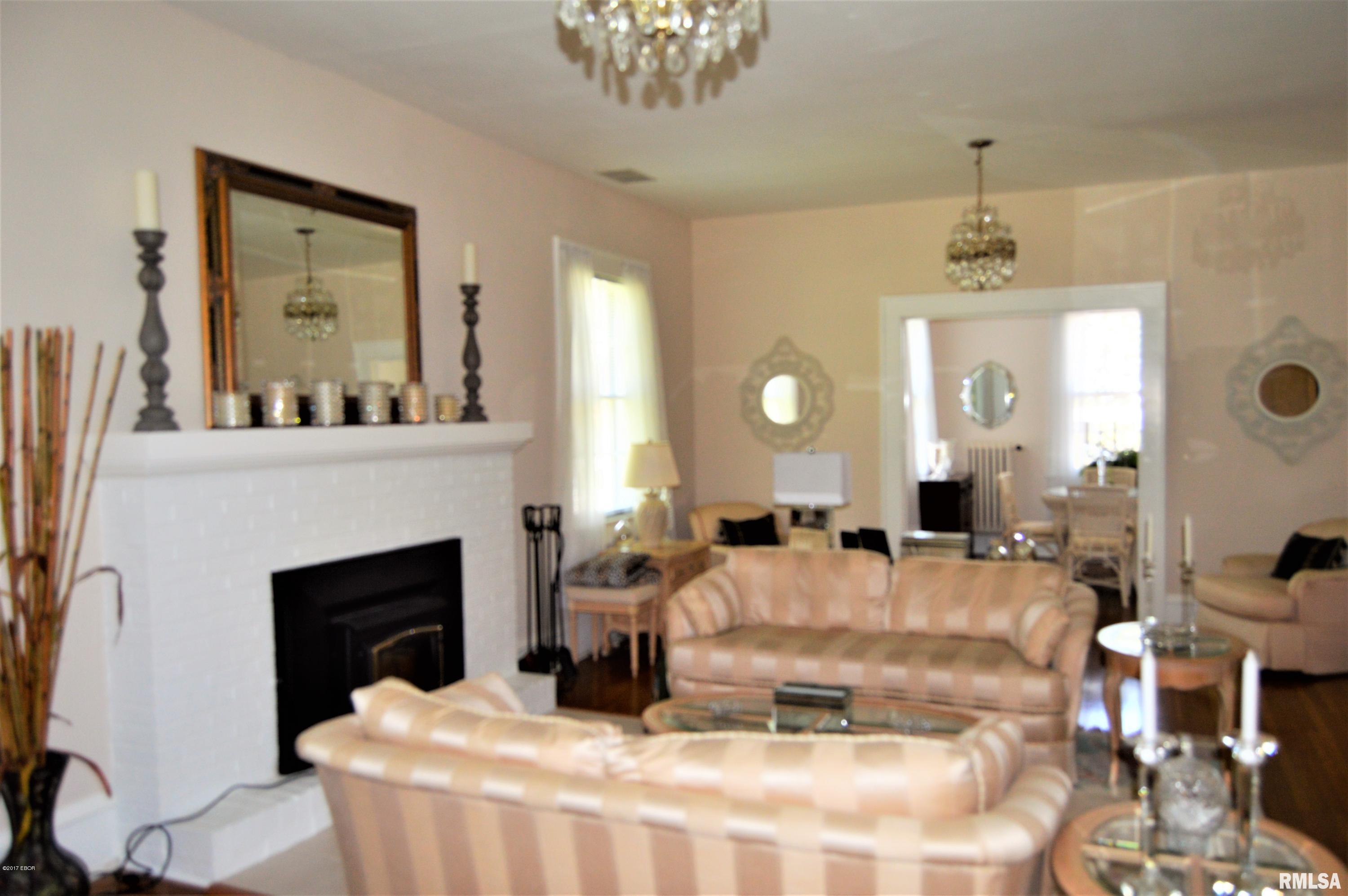 21739 Shawneetown Road Thompsonville, IL 62890 - Photo 4 of 27 Gallery Image 4