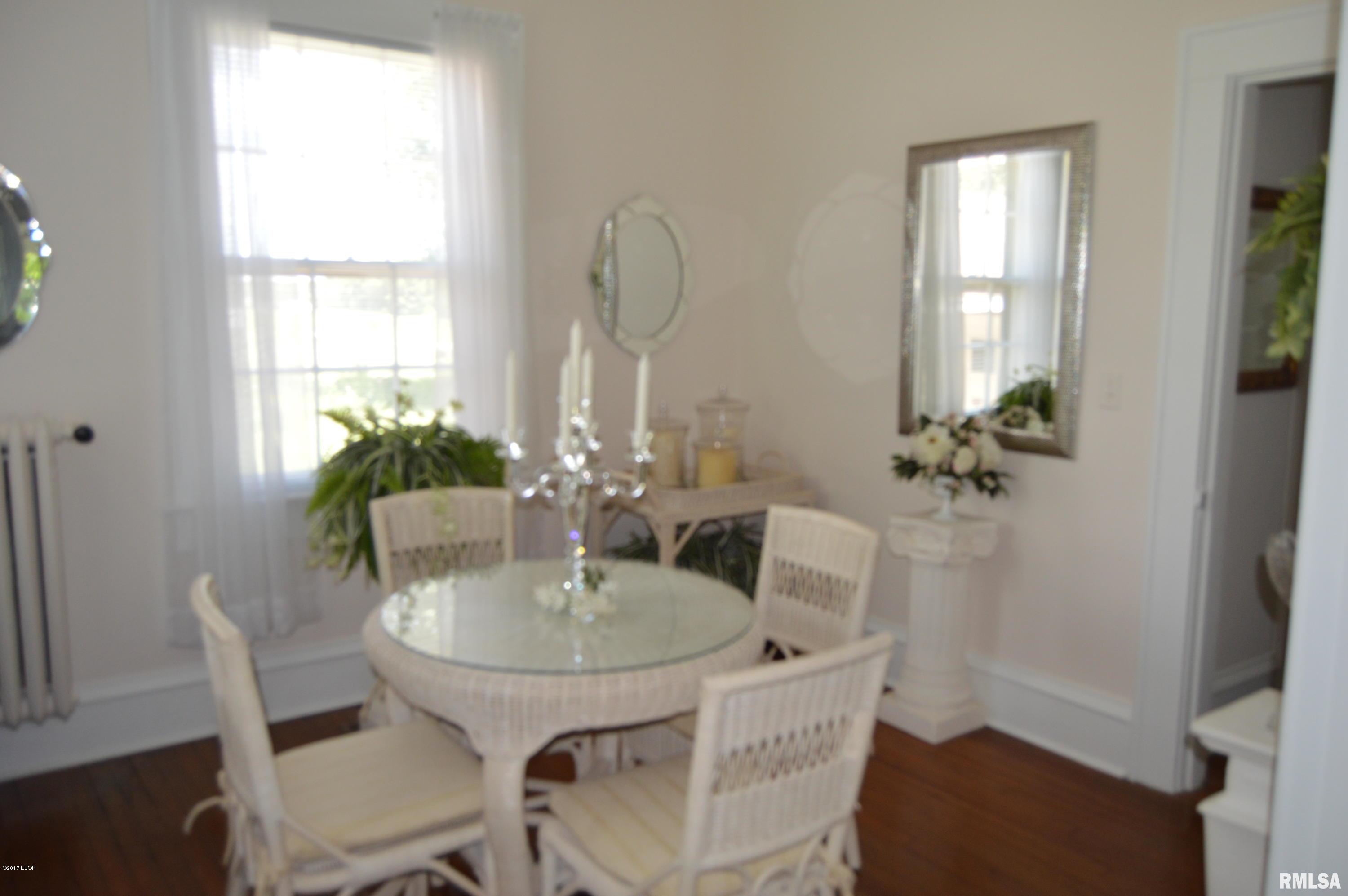21739 Shawneetown Road Thompsonville, IL 62890 - Photo 5 of 27 Gallery Image 5